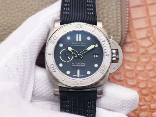 Replica Panerai Submersible PAM00984 VS Factory Mike Horn Edition watch