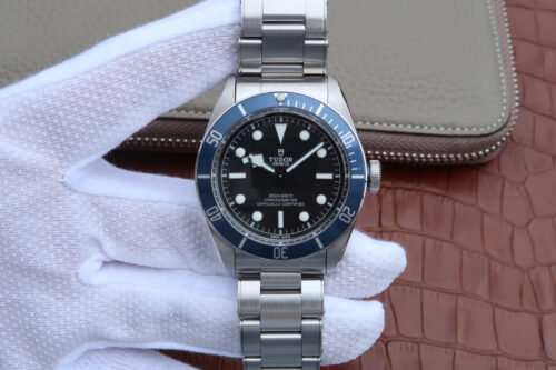 Replica Tudor Heritage Black Bay M79230b-0002 ZF Factory Black Dial watch